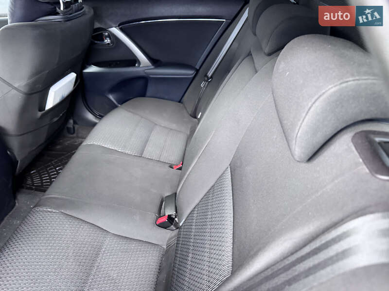 Универсал Toyota Avensis 2012 в Ивано-Франковске