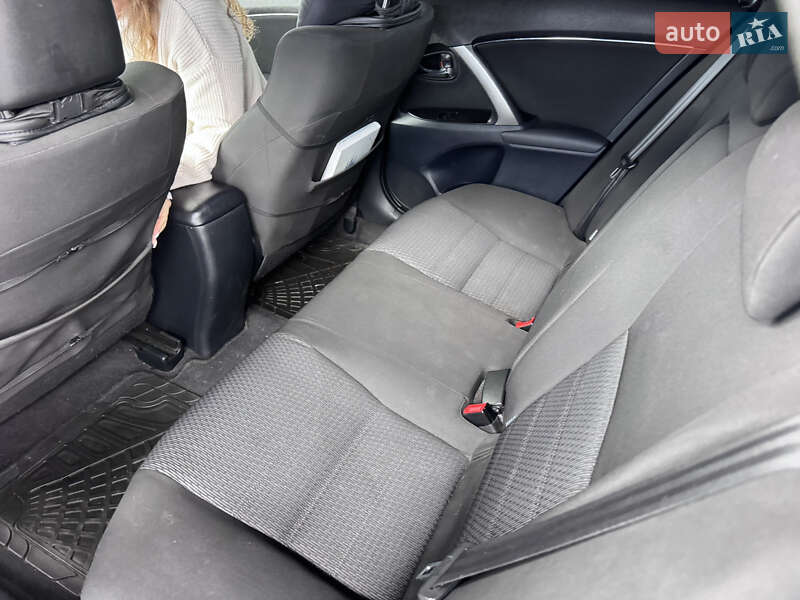 Универсал Toyota Avensis 2012 в Ивано-Франковске