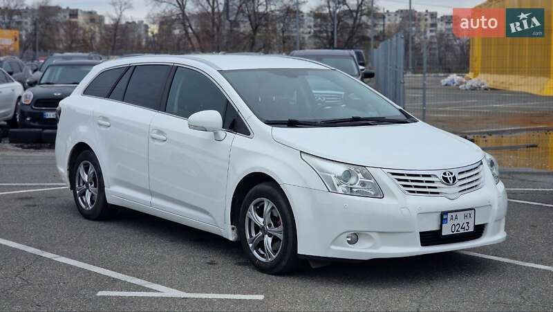 Универсал Toyota Avensis 2010 в Киеве