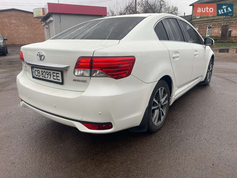 Седан Toyota Avensis 2013 в Бахмаче