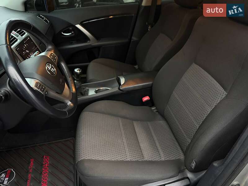 Седан Toyota Avensis 2013 в Харькове фото 12 Седан Toyota Avensis 2013 в Харькове