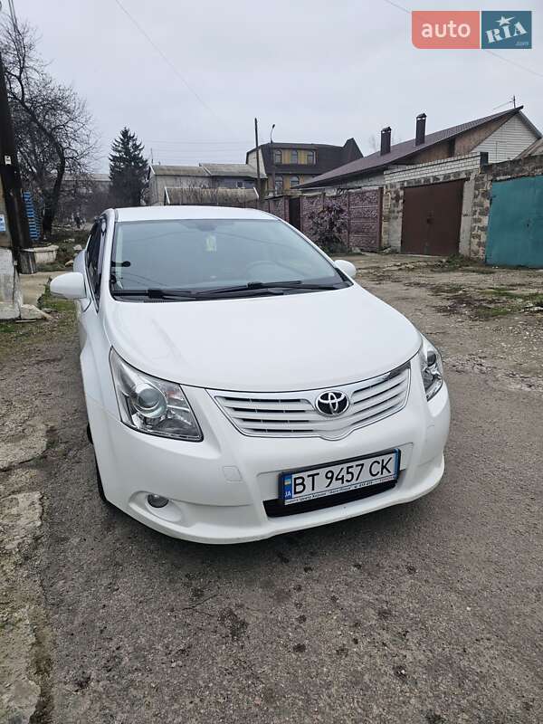 Toyota Avensis 2011