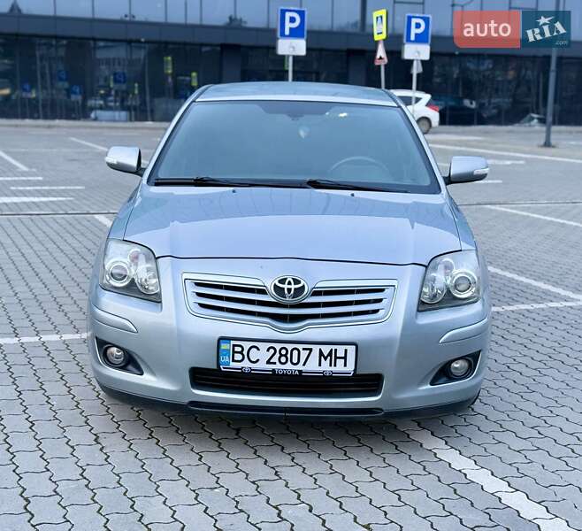 Седан Toyota Avensis 2008 в Львові