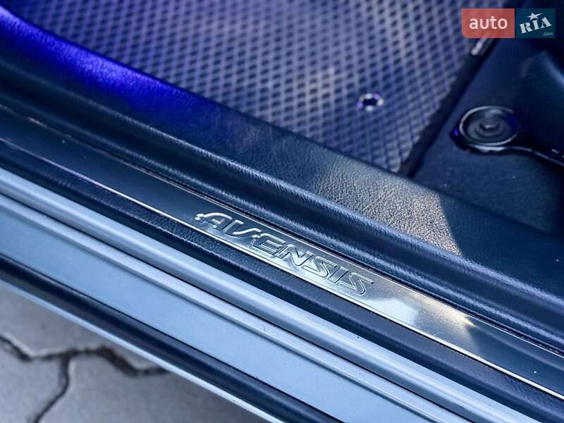 Седан Toyota Avensis 2008 в Львові