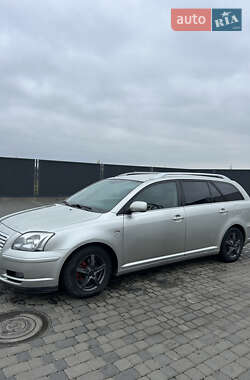 Універсал Toyota Avensis 2004 в Мукачевому