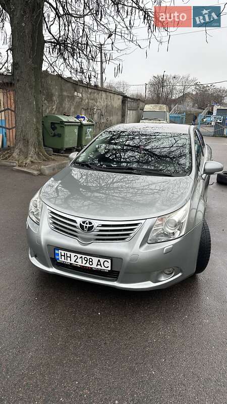 Toyota Avensis 2010