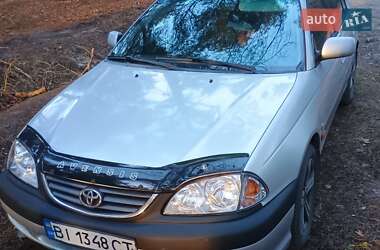 Седан Toyota Avensis 2003 в Ахтырке