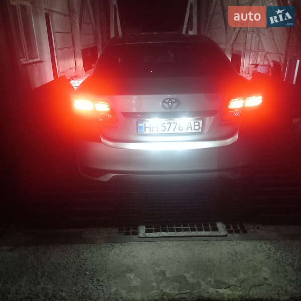 Седан Toyota Avensis 2012 в Одесі