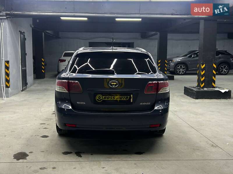 Универсал Toyota Avensis 2008 в Черновцах