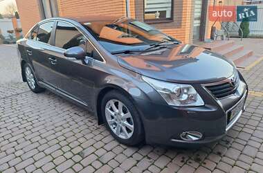 Седан Toyota Avensis 2008 в Виннице