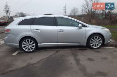 Універсал Toyota Avensis 2011 в Харкові