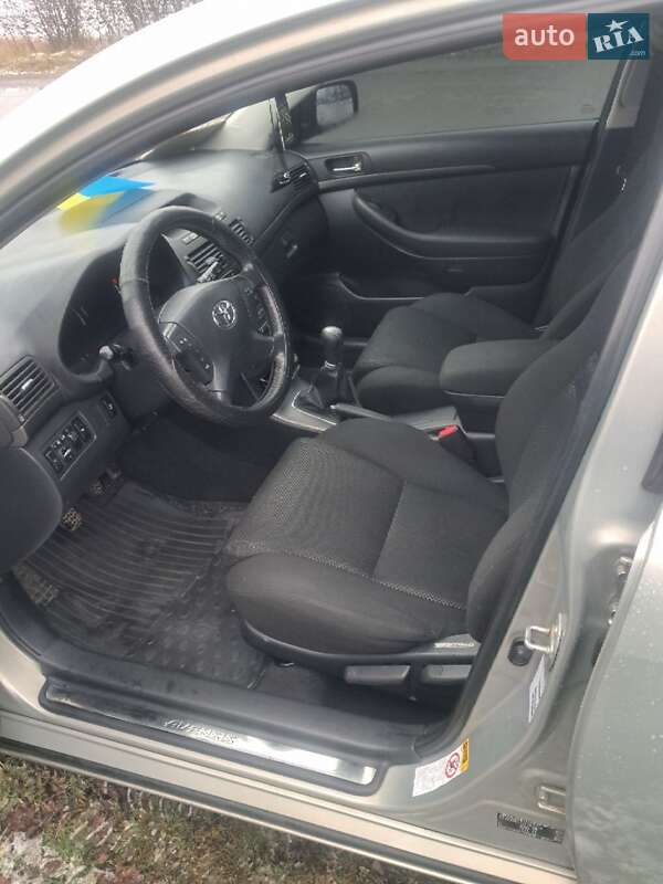 Універсал Toyota Avensis 2005 в Мерефа