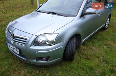 Седан Toyota Avensis 2008 в Киеве