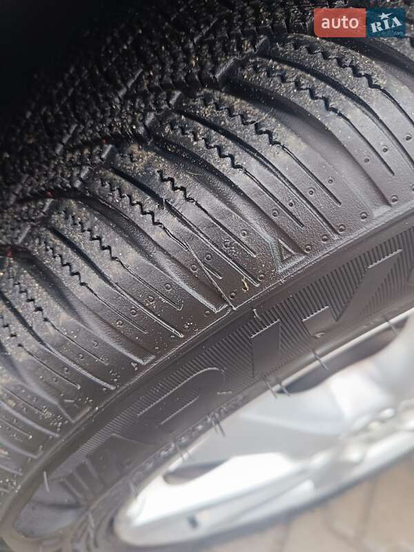 Універсал Toyota Avensis 2011 в Львові