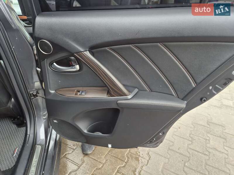 Универсал Toyota Avensis 2016 в Ивано-Франковске