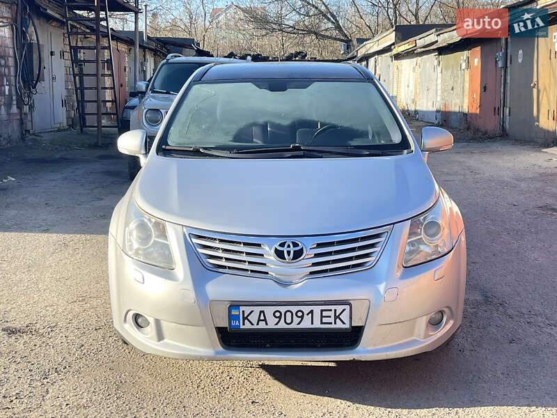 Универсал Toyota Avensis 2011 в Киеве