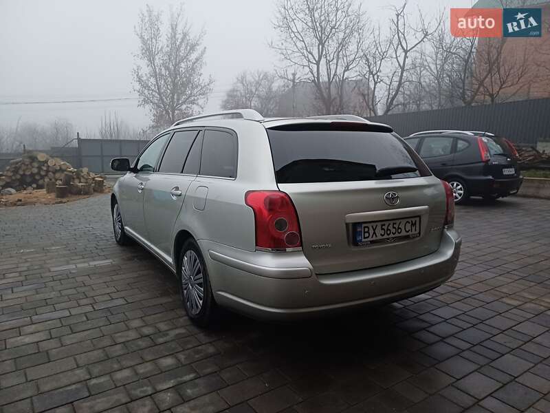 Універсал Toyota Avensis 2007 в Хмельницькому