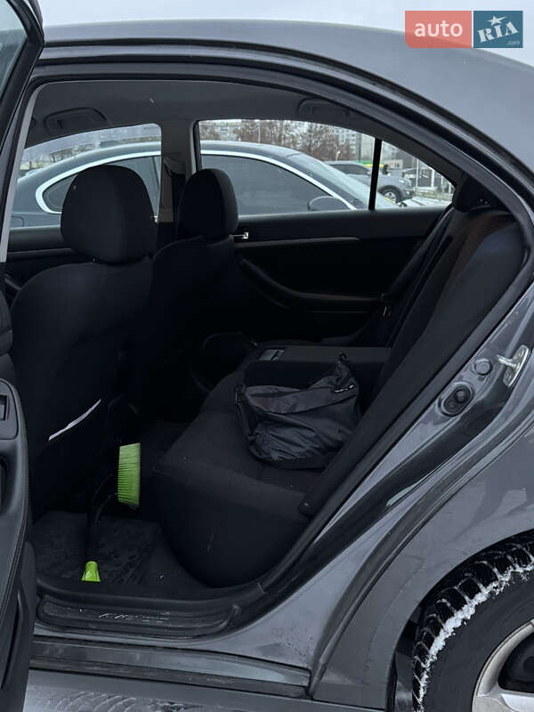 Седан Toyota Avensis 2007 в Софиевской Борщаговке