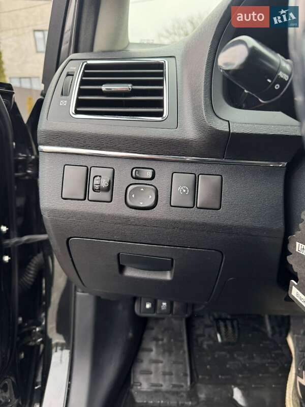 Универсал Toyota Avensis 2013 в Черновцах фото 10 Универсал Toyota Avensis 2013 в Черновцах