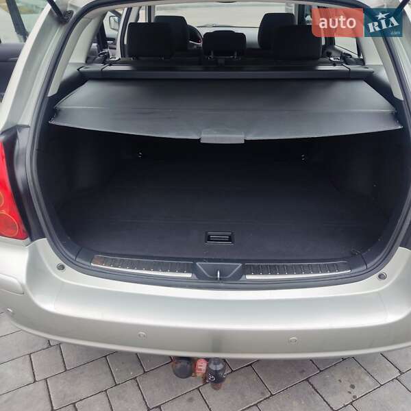 Универсал Toyota Avensis 2005 в Хмельницком