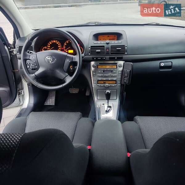 Универсал Toyota Avensis 2005 в Хмельницком