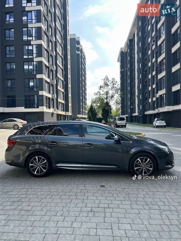 Универсал Toyota Avensis 2016 в Ивано-Франковске