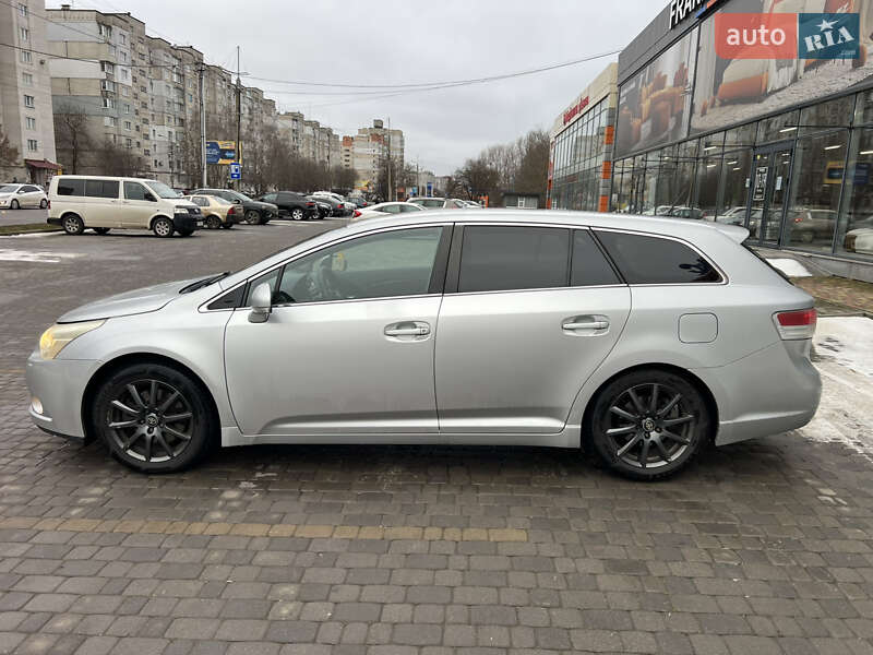 Универсал Toyota Avensis 2011 в Хмельницком