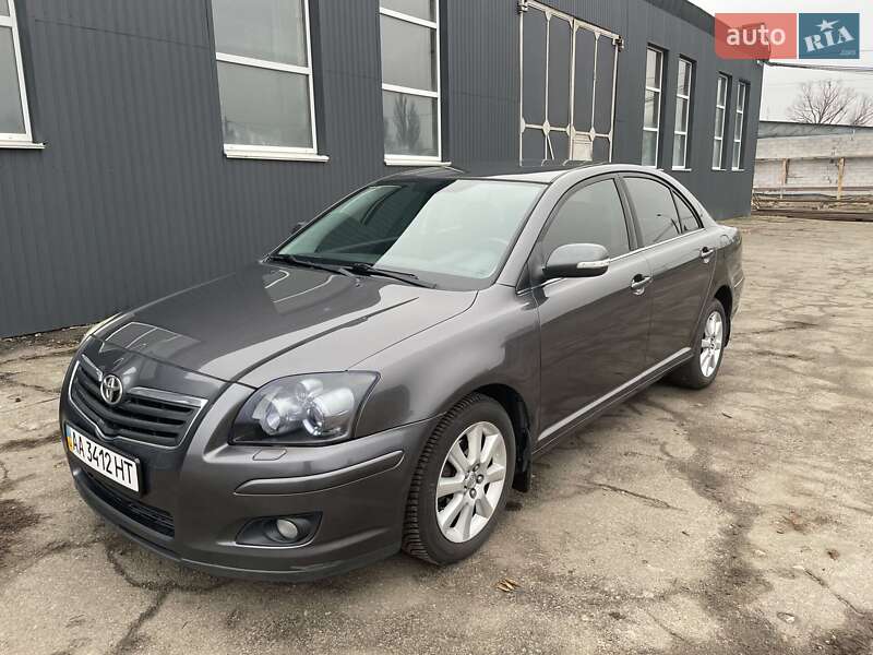 Седан Toyota Avensis 2008 в Києві