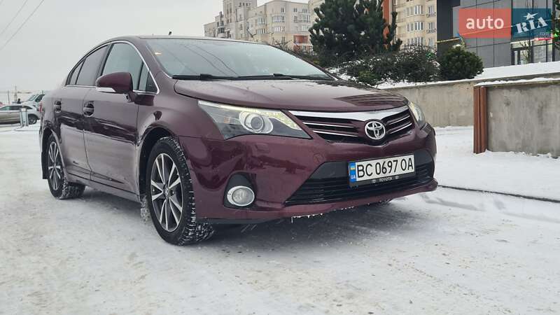 Седан Toyota Avensis 2012 в Львове
