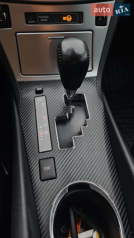 Седан Toyota Avensis 2012 в Львове