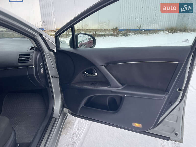 Універсал Toyota Avensis 2008 в Львові