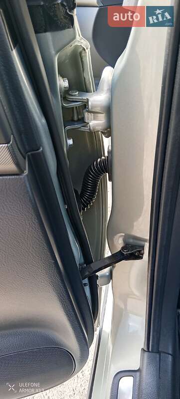 Універсал Toyota Avensis 2003 в Бару