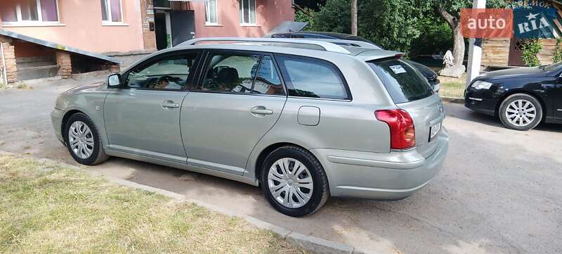 Універсал Toyota Avensis 2003 в Бару