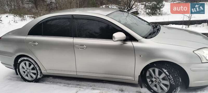 Седан Toyota Avensis 2006 в Києві