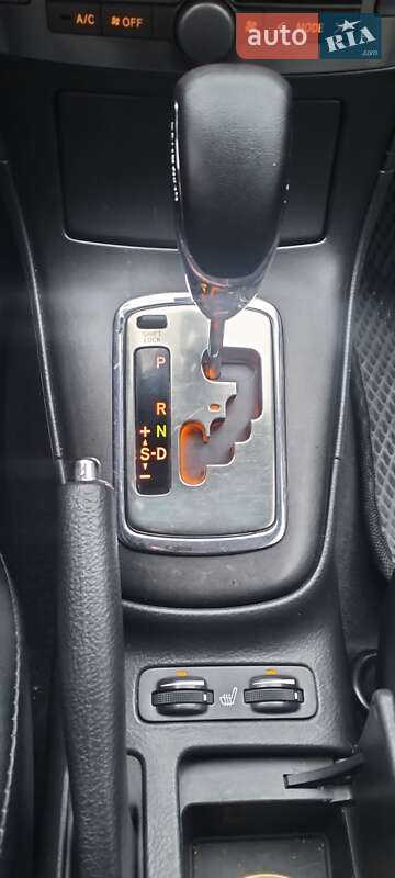 Седан Toyota Avensis 2006 в Києві