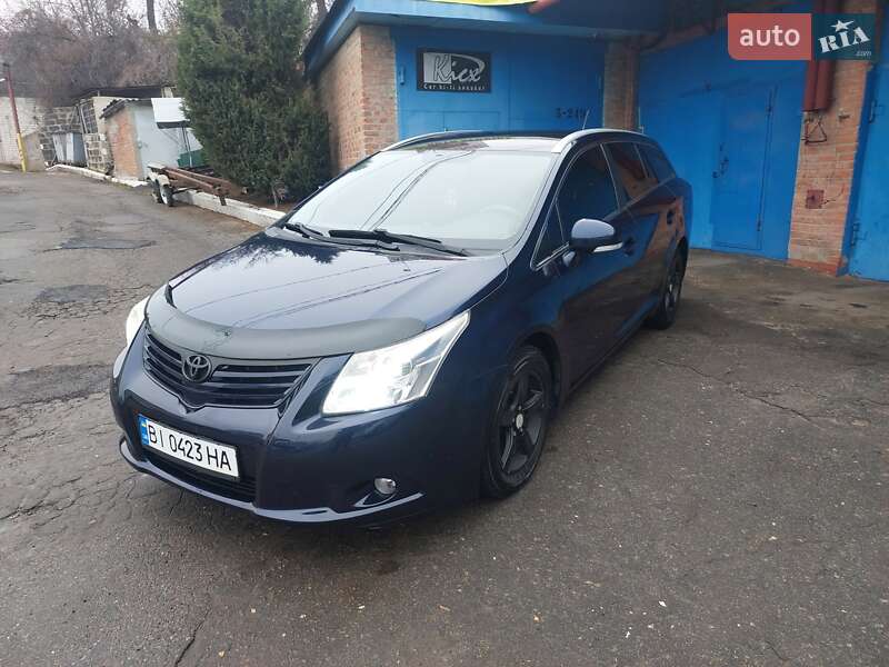 Універсал Toyota Avensis 2010 в Харкові