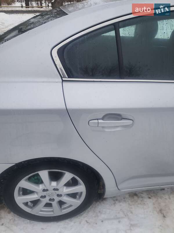 Седан Toyota Avensis 2009 в Тернополе