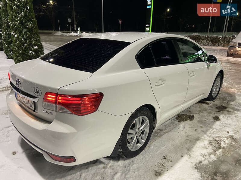 Седан Toyota Avensis 2012 в Житомире