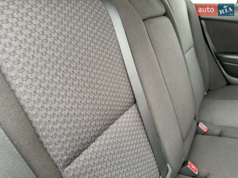 Универсал Toyota Avensis 2006 в Ровно