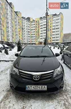 Седан Toyota Avensis 2011 в Ивано-Франковске