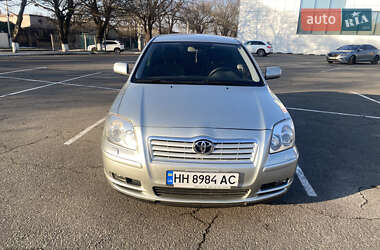 Седан Toyota Avensis 2005 в Измаиле