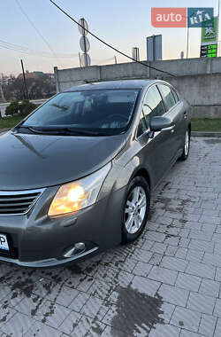 Седан Toyota Avensis 2009 в Стрию