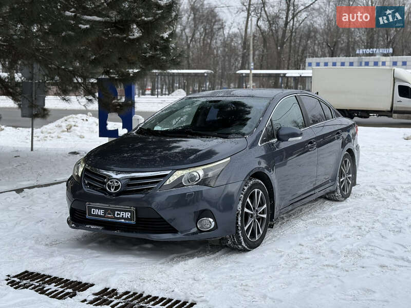Toyota Avensis 2012