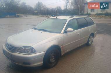 Универсал Toyota Avensis 2001 в Беляевке