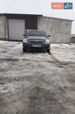 Лифтбек Toyota Avensis 2004 в Томашполе