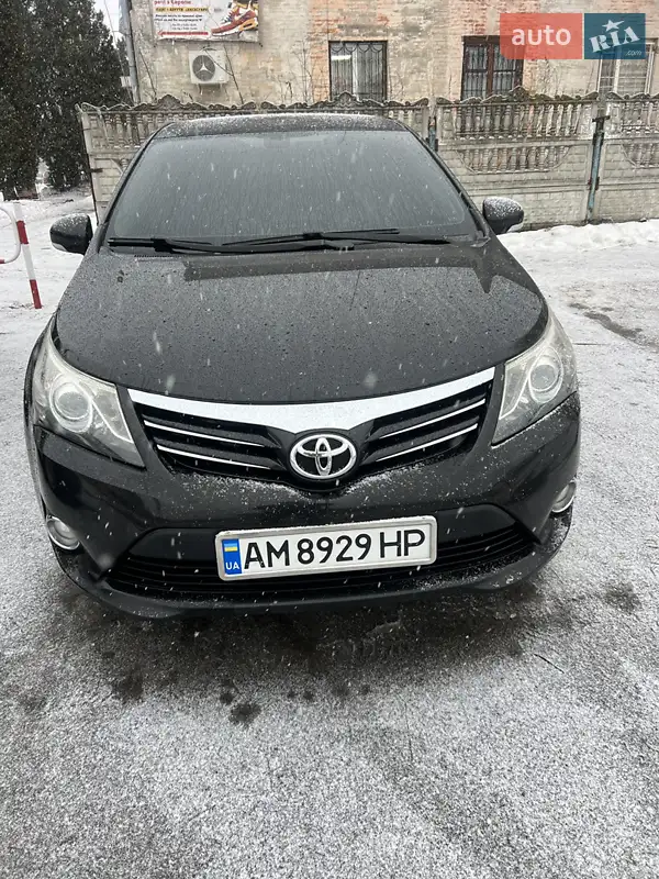 Toyota Avensis 2012