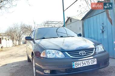 Седан Toyota Avensis 2000 в Синельниково