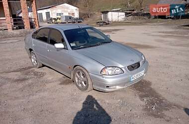 Универсал Toyota Avensis 2000 в Рахове