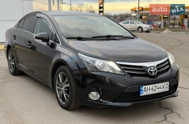Седан Toyota Avensis 2015 в Кременчуці