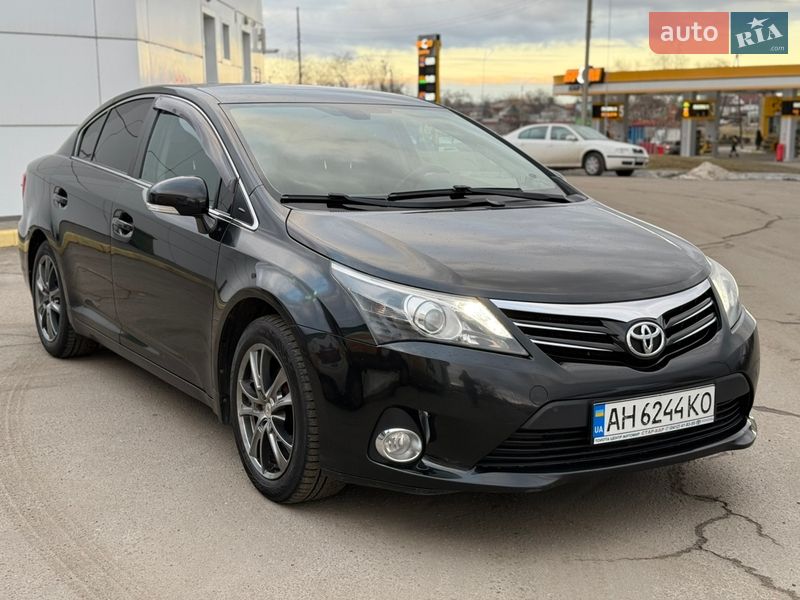 Toyota Avensis 2015